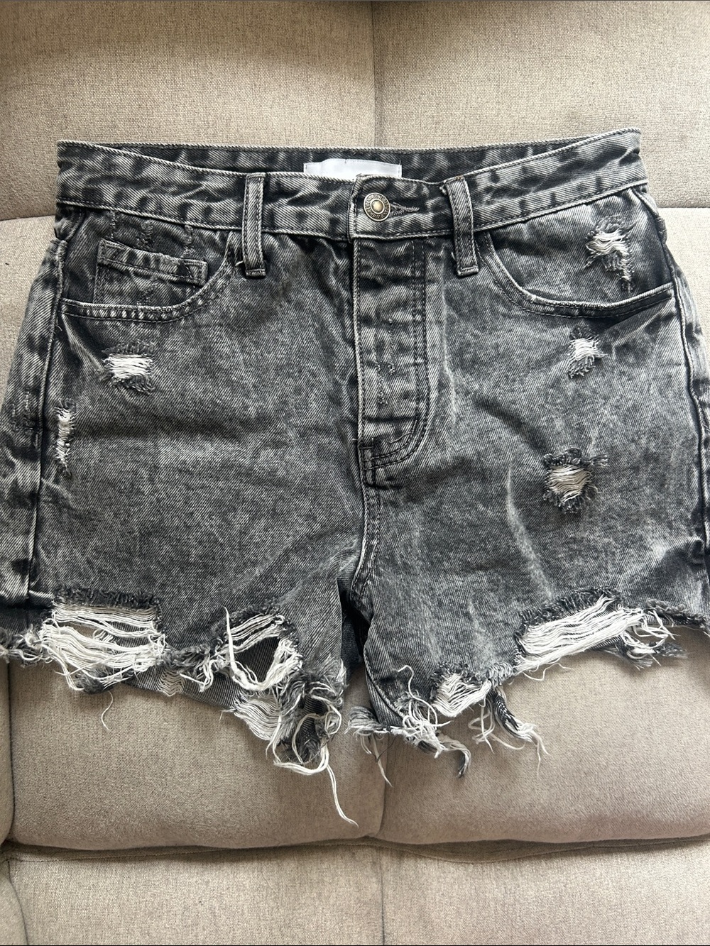 Frayed Hem Distressed Black Denim Short - Casual Summer Staple